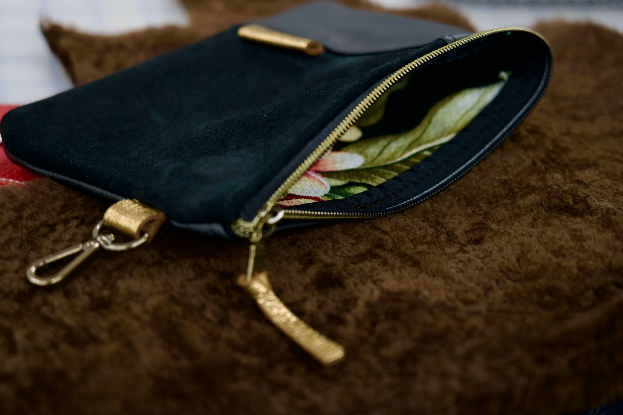 Black Tribeca Zippered Pouch - Image 12